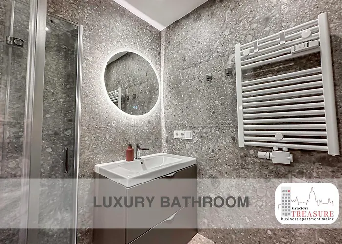 Hidden Treasure Mainz Altstadt - Rheinblick & Parkplatz Im Haus 美因茨